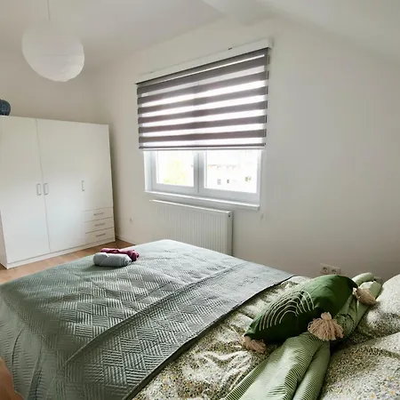 Garden - Free Parking Apartman